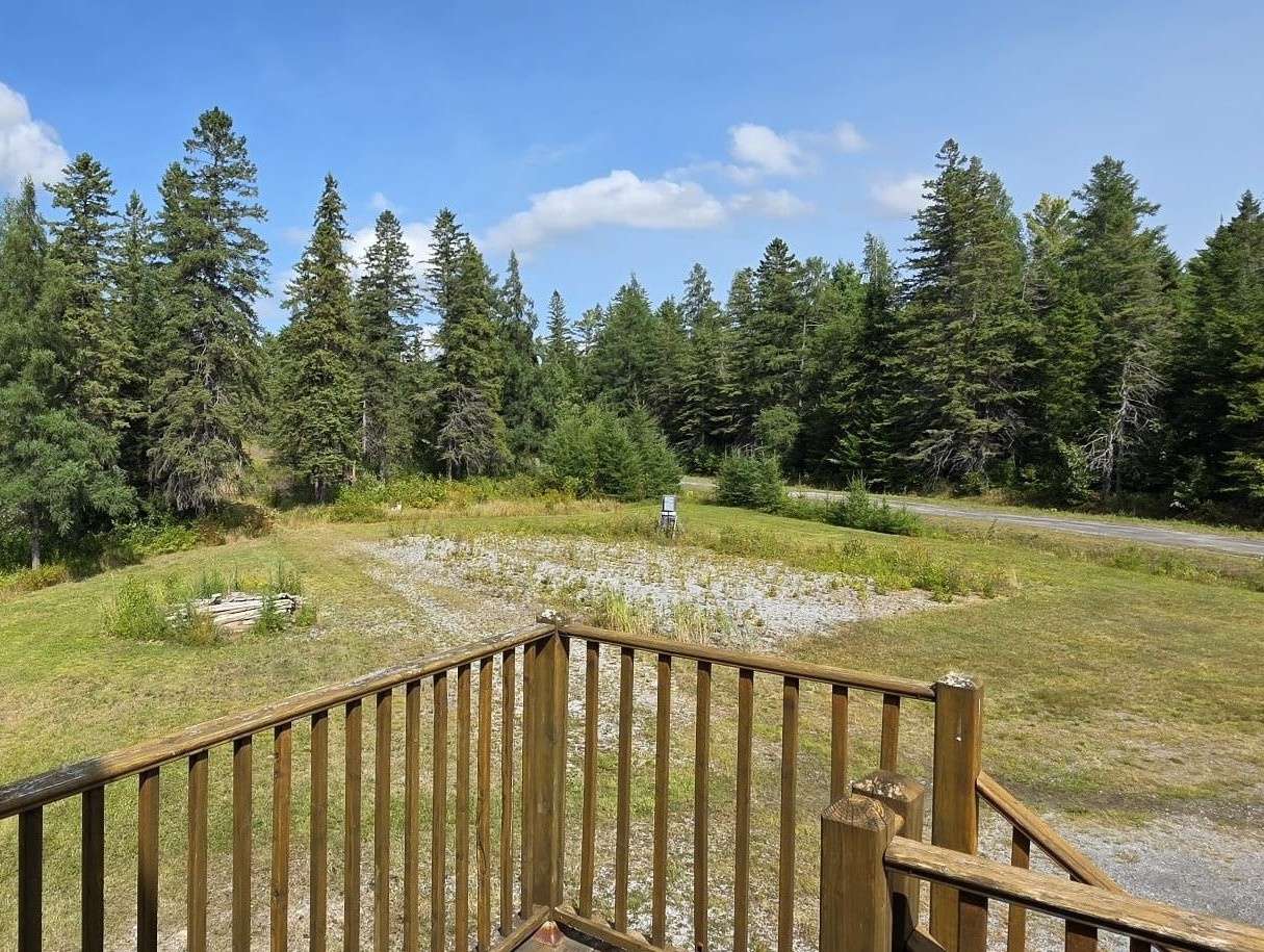 Terrain à côté de l'Auberge des Monts